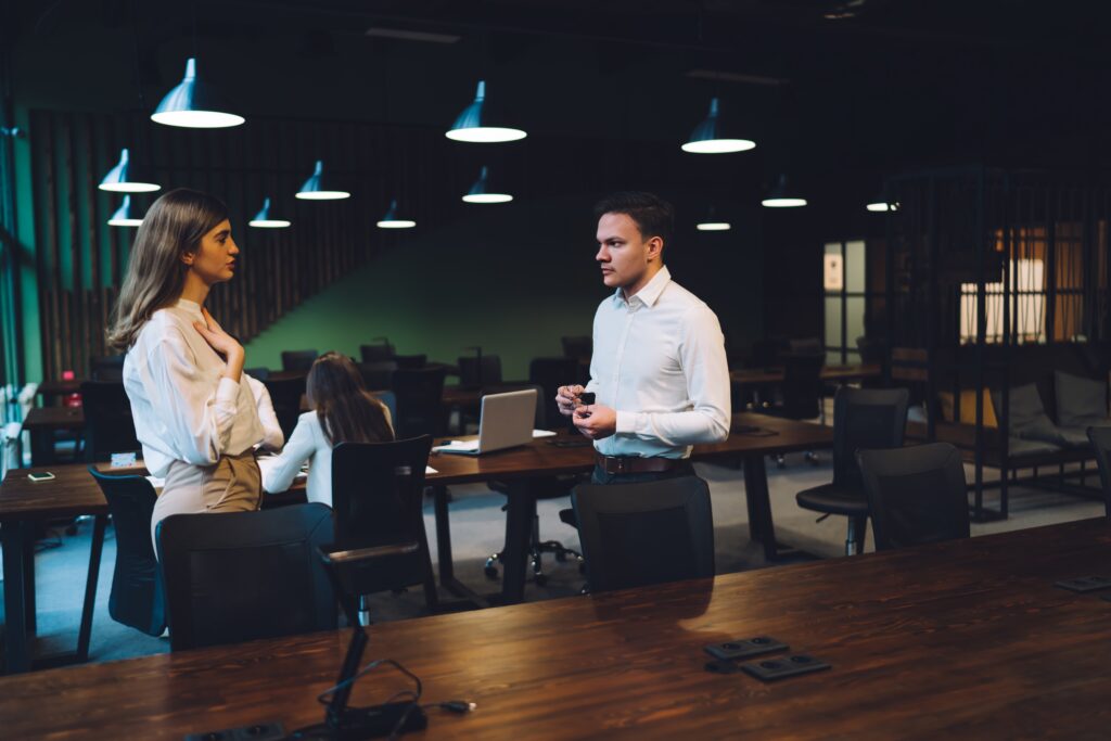 Doświadczony nauczyciel angielskiego Radom – Profesjonalny korepetytor języka angielskiego z wieloletnim doświadczeniem w nauczaniu w Radomiu.